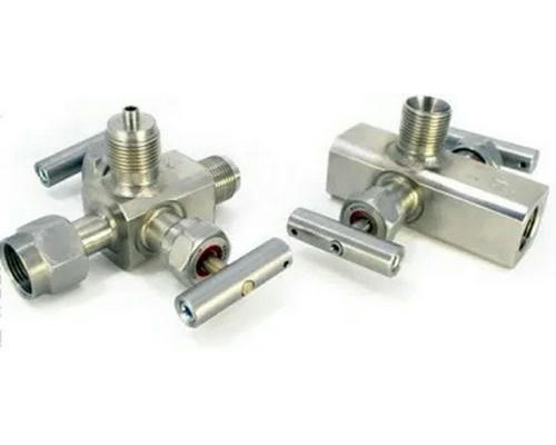 Блок клапанный ФИЗТЕХ БКН2-73 1/2″ Dn-15 PN-400, корпус - нержавеющая сталь 12Х18Н10Т, материал иглы - нержавеющая сталь 14Х17Н2, уплотнение - PTFE
